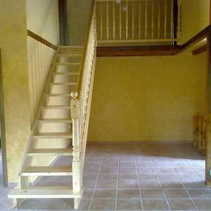 straight staircase / wooden steps / lateral stringer / without risers