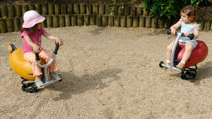 plastic spring toy / 1-person
