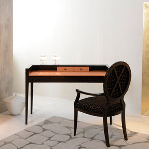 wooden desk / traditional