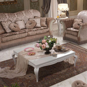 coffee table / classic / wooden
