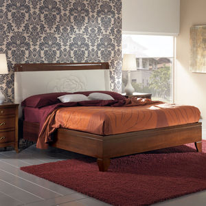 double bed / traditional / with upholstered headboard / leather