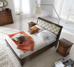 traditional bedside table / wooden / with drawer