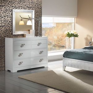 traditional chest of drawers / wooden / lacquered wood / beige