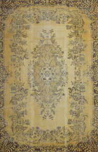 traditional rug / patterned / rectangular / custom