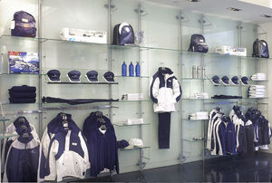 wall-mounted shelf / contemporary / glass / for shops