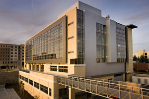 panel curtain wall / aluminum and glass / solar control