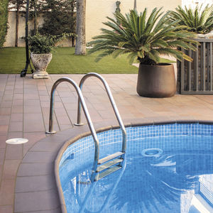 poolside tile / garden / pool / floor
