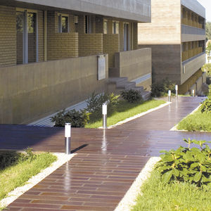 outdoor tile / floor / ceramic / clinker