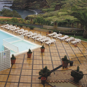 poolside tile / garden / floor / ceramic