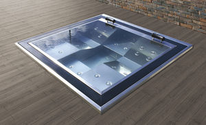 built-in hot tub / square / 4-seater