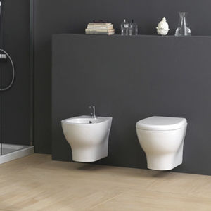 wall-hung bidet / ceramic