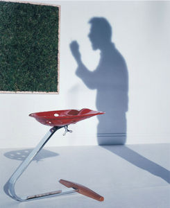 original design stool / beech / steel / lacquered metal