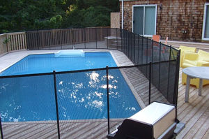 protective barrier / fixed / wire mesh / pool