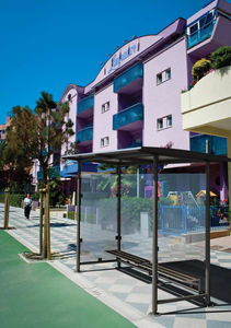 metal bus shelter / glass