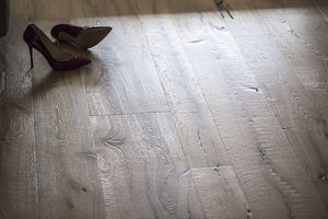 engineered parquet flooring / glued / floating / oak