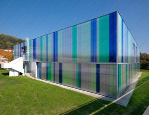 cellular polycarbonate panel / building