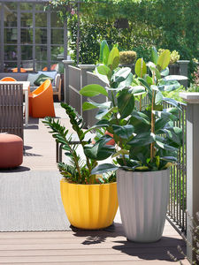 polyethylene garden pot / conical