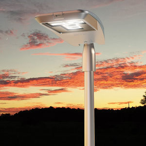 urban lamppost / contemporary / cast aluminum / with tempered glass diffuser