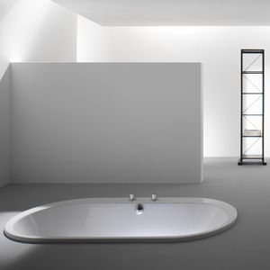 oval bathtub / acrylic / whirlpool
