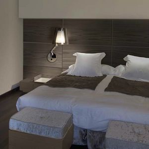 contemporary wall light / aluminum / methacrylate / halogen