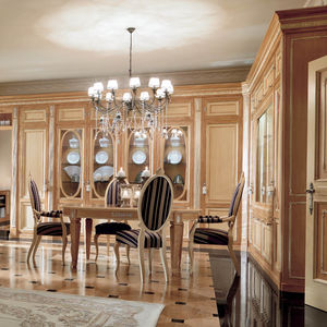 traditional dining table / ash / round