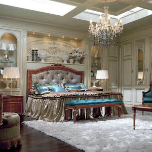 double bed / traditional / with upholstered headboard / upholstered