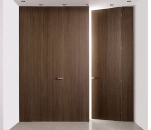 interior door / swing / wooden