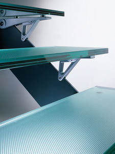 glass step / non-slip