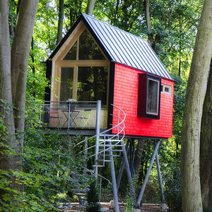 prefab building / for hotels / solid wood / wooden frame