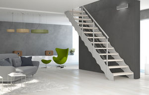 straight staircase / metal frame / wooden steps / lateral stringer