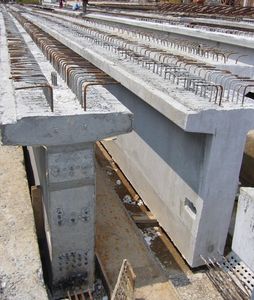 prestressed concrete beam / T
