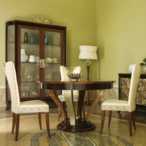traditional table / wooden / round