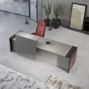 wooden reception desk / glass