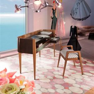 wooden desk / traditional