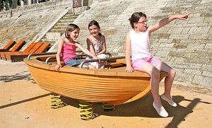 solid wood spring toy / transport / 4-seater