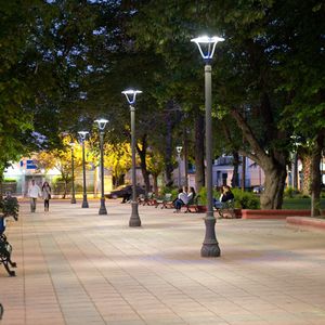 urban lamppost / garden / contemporary / cast aluminum