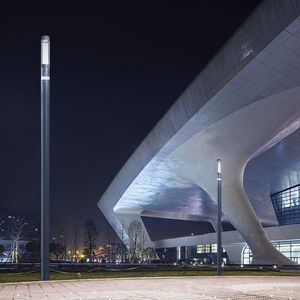 urban lamppost / contemporary / aluminum / polycarbonate