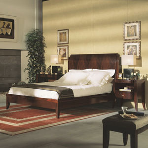 double bed / traditional / with headboard / wooden