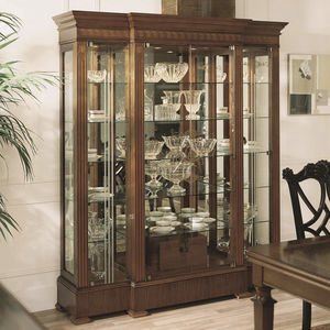 traditional display case / wooden