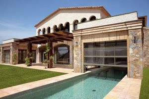 sectional garage doors / aluminum / automatic