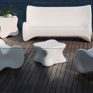 original design coffee table / polyethylene / garden / illuminated