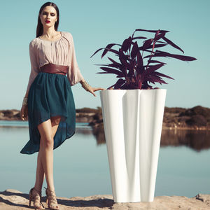 polyethylene garden pot / illuminated