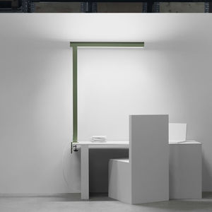 table lamp / contemporary / extruded aluminum / acrylic glass