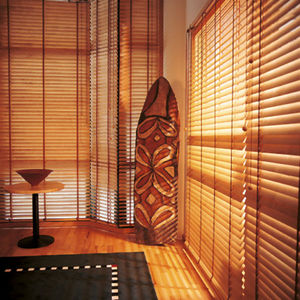 Venetian blinds / wooden