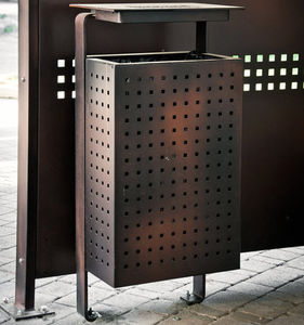 public trash can / metal / with built-in ashtray