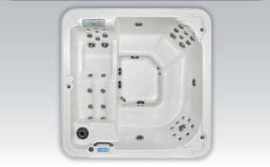 built-in hot tub / square / 7-person