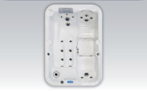 built-in hot tub / rectangular / 3-seater