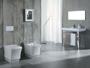 free-standing toilet / ceramic