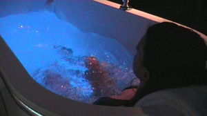 free-standing bathtub / oval / acrylic / whirlpool