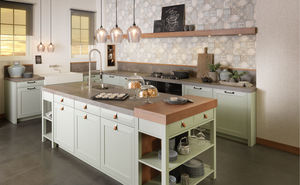 traditional kitchen / wood veneer / lacquered wood / island